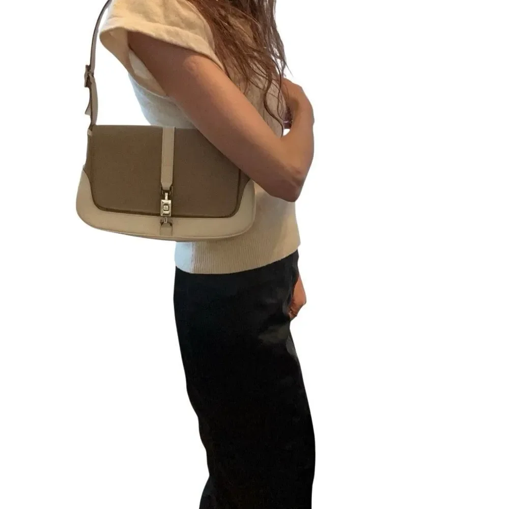 Gucci Tan and Cream Jackie Shoulder Bag with piston lock - Picture 2 of 15